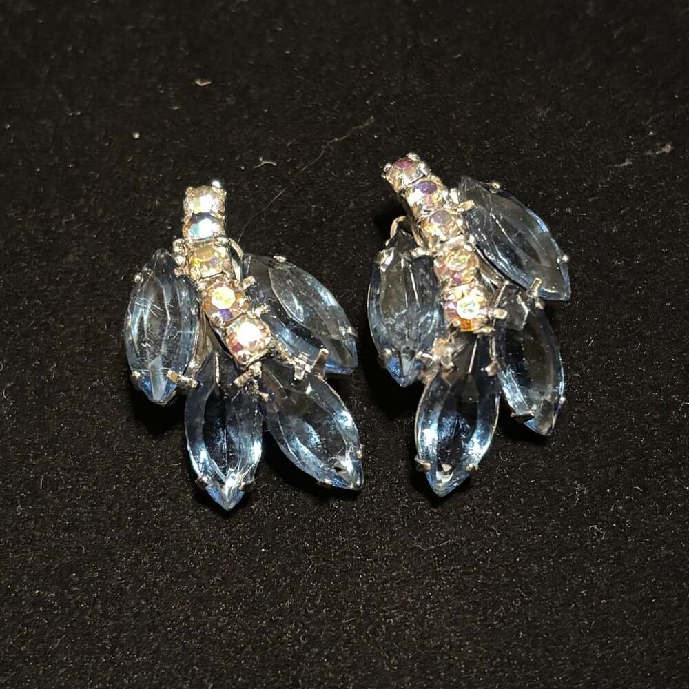 Vintage blue clip on earrings